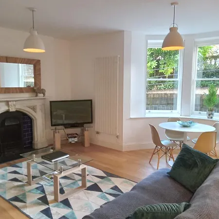 Beaufort House From Your Apartman Bristol