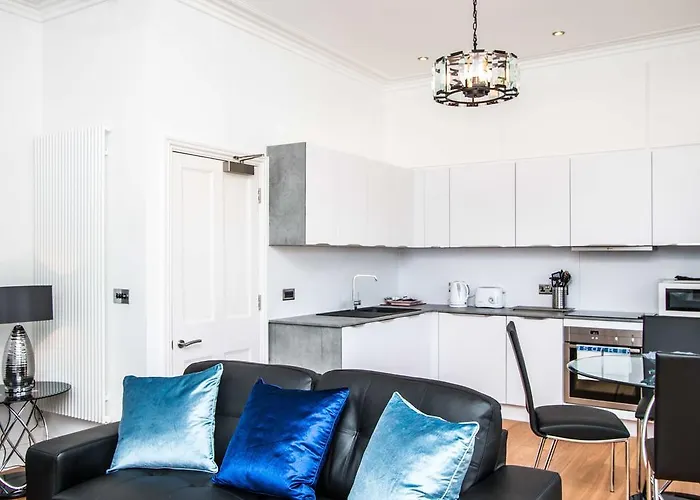 Beaufort House From Your * בריסטול