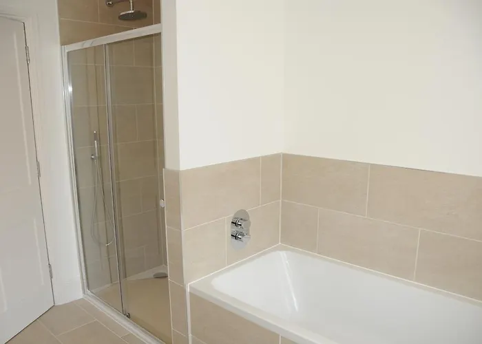 Beaufort House From Your * בריסטול